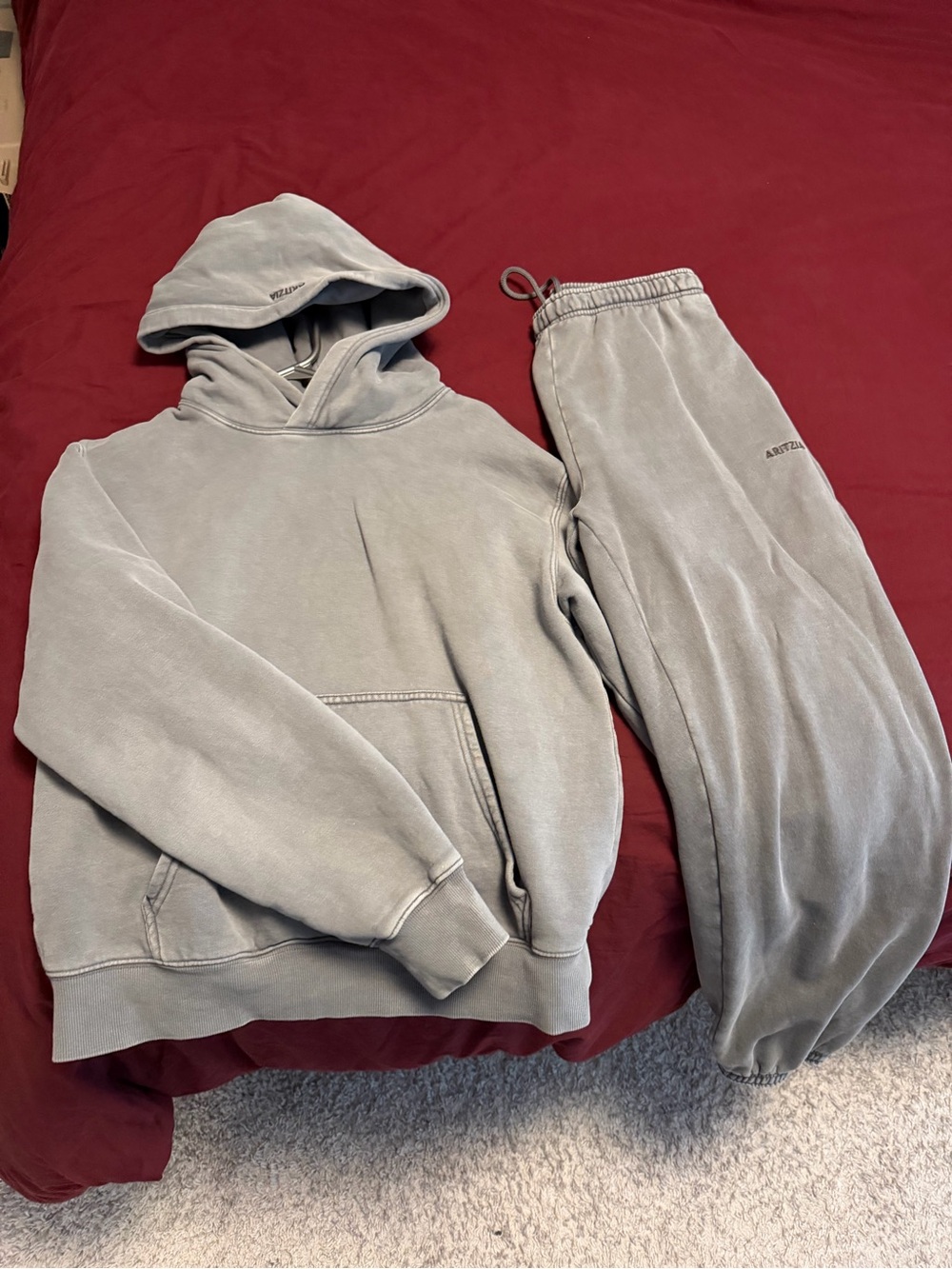 Aritzia Set Lived in dark grey